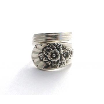 Jubilee 1953 spoon ring floral bypass style